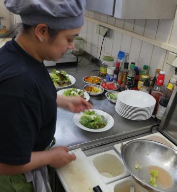 Salatanrichte